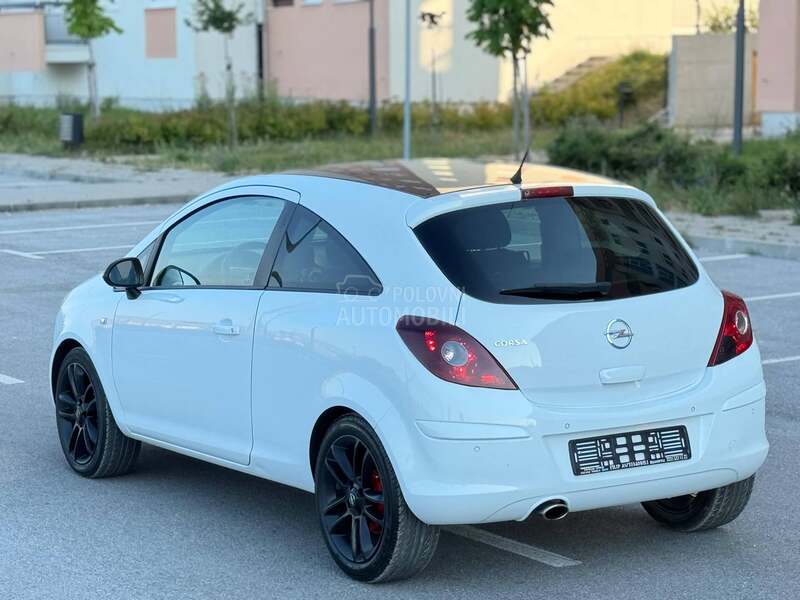 Opel Corsa D 1.4 Color Edition