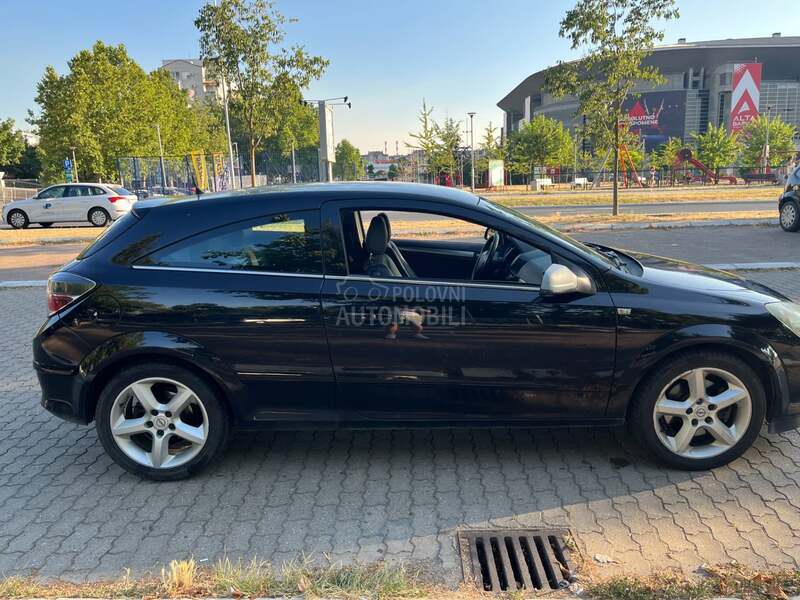 Opel Astra H 1.7 GTC