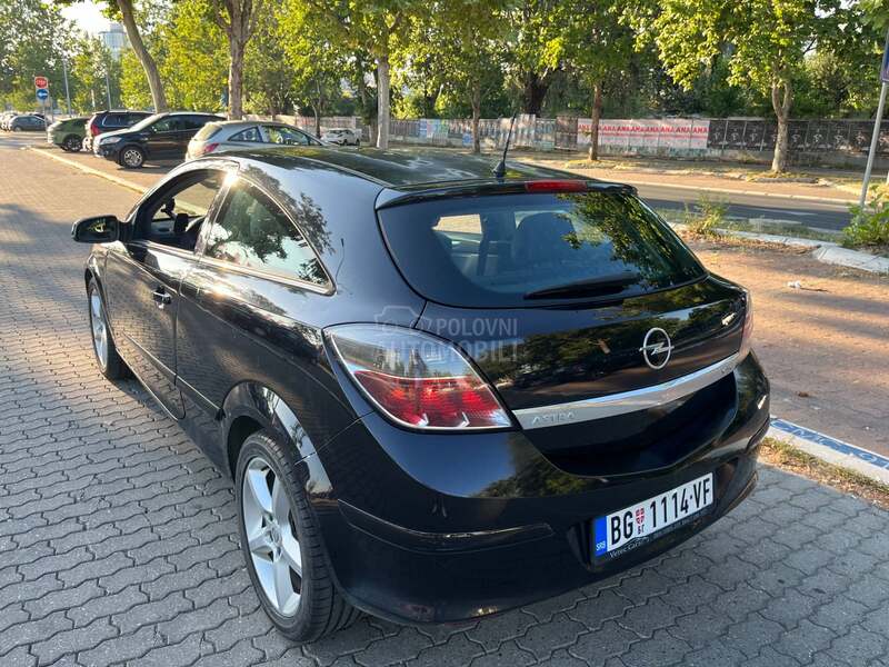 Opel Astra H 1.7 GTC
