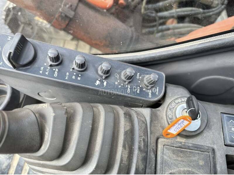 Hitachi ZAXIS ZX 225 US LC / 24t