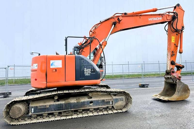 Hitachi ZAXIS ZX 225 US LC / 24t