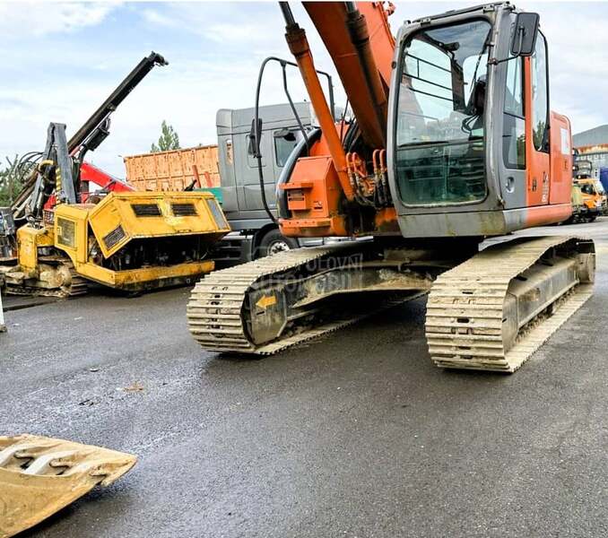Hitachi ZAXIS ZX 225 US LC / 24t