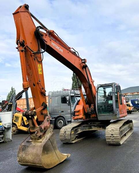 Hitachi ZAXIS ZX 225 US LC / 24t