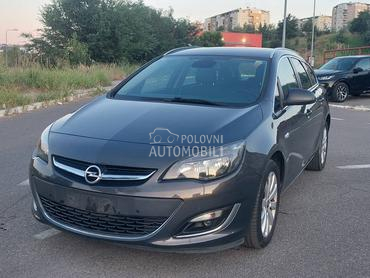 Opel Astra J cosmo naavvi