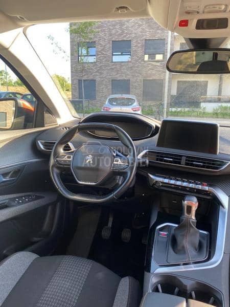Peugeot 3008 1.5 BlueHDi
