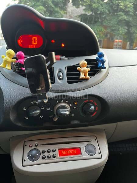 Renault Twingo 1.2 8v