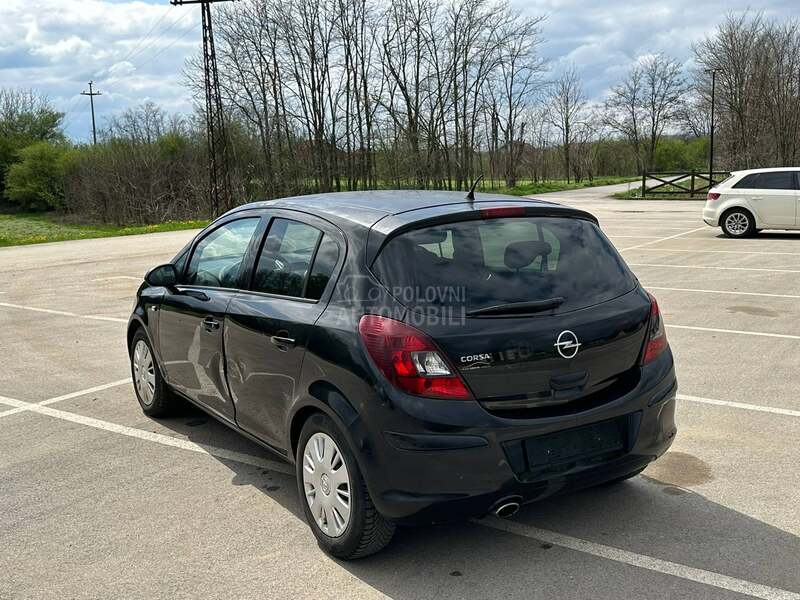 Opel Corsa D 1.4b