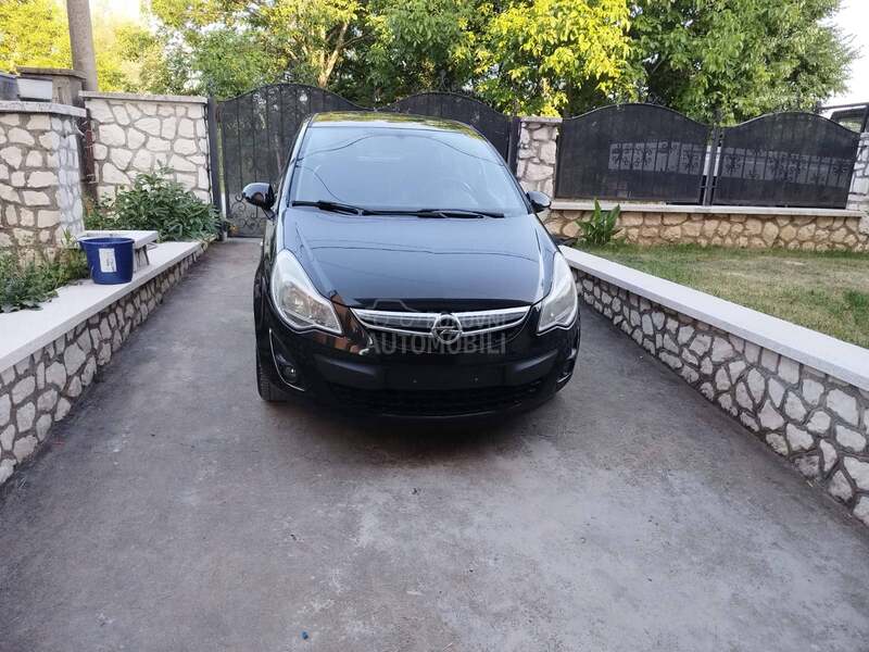 Opel Corsa D 1.3 CDTI crn