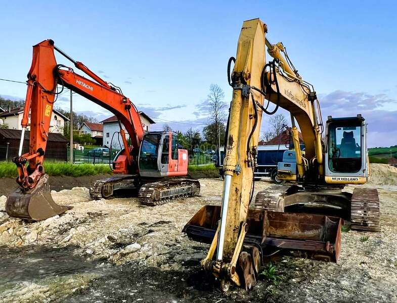 New Holland E 215 B / 22 Tone