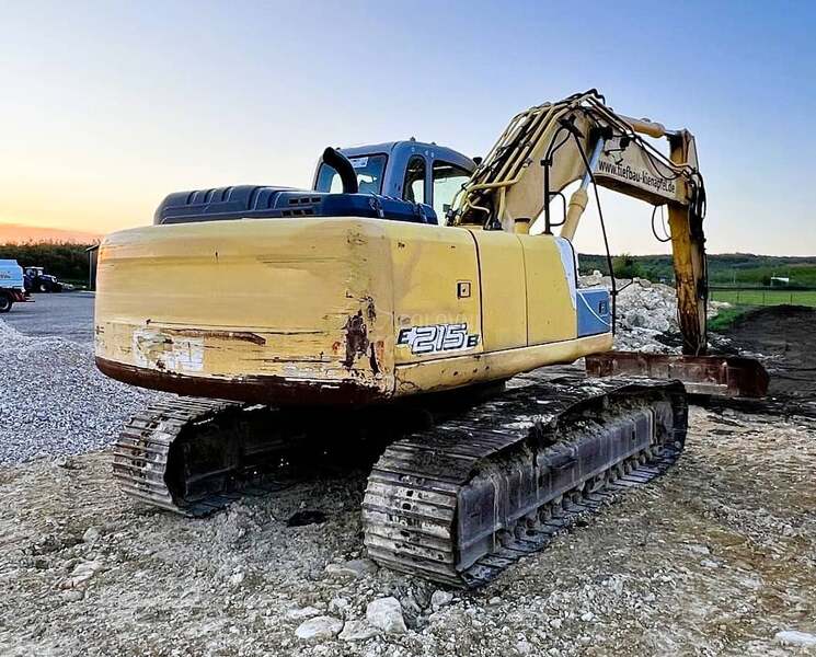 New Holland E 215 B / 22 Tone