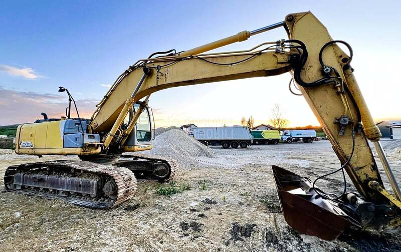 New Holland E 215 B / 22 Tone