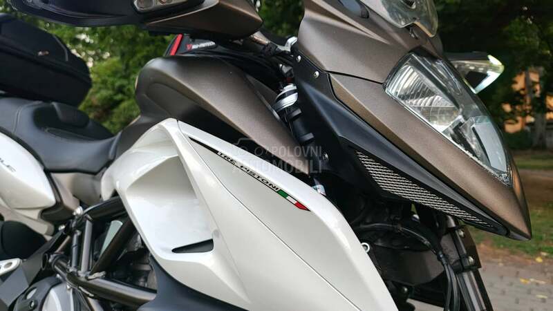 MV Agusta STRADALE 800