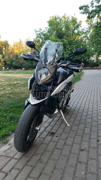 MV Agusta STRADALE 800