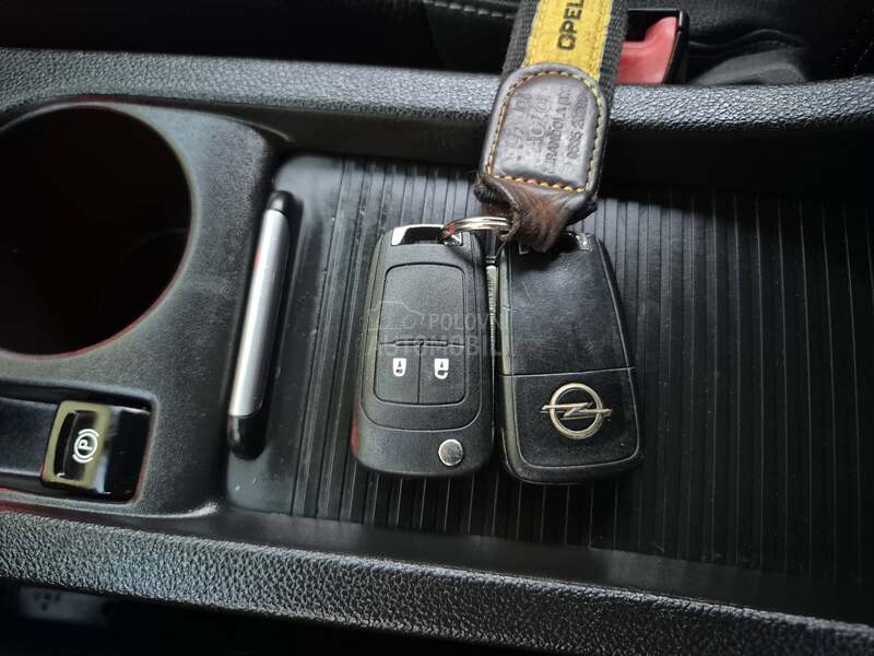 Opel Astra J 