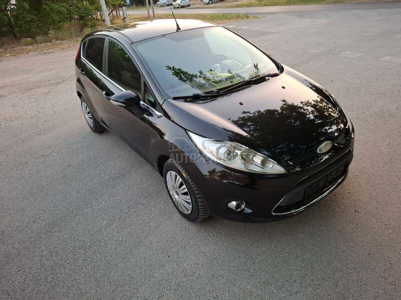Ford Fiesta 1.2Exttra oprema