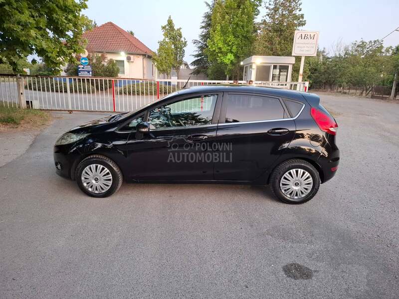 Ford Fiesta 1.2Exttra oprema