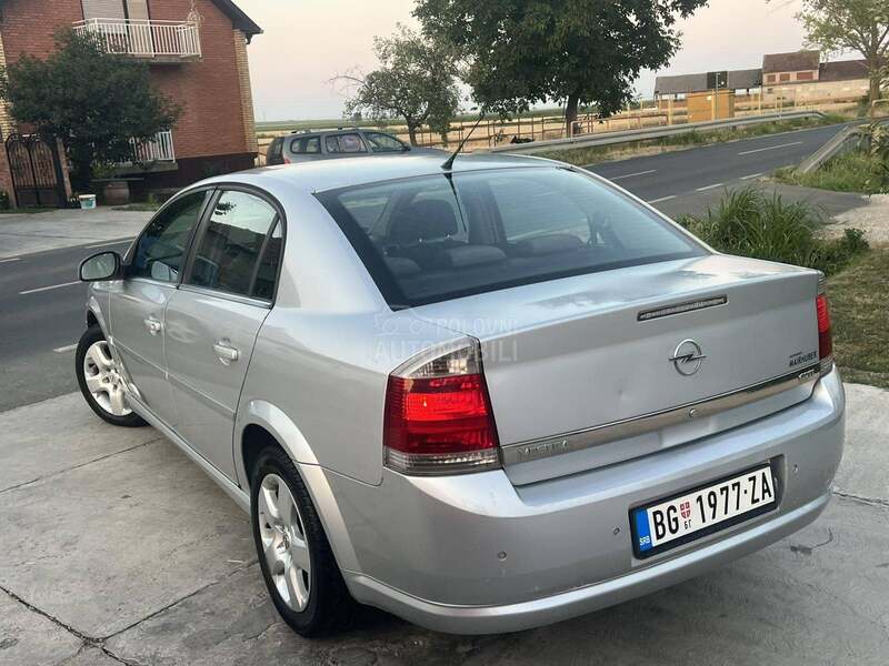Opel Vectra C 1.9cdti...DOBRA