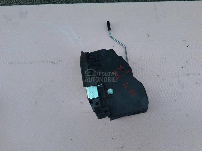 Brava prednja desna X1 E84