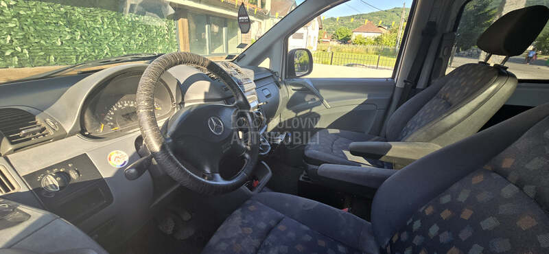 Mercedes Benz Vito mixto 111