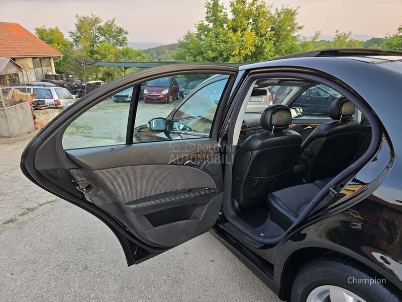 Mercedes Benz E 220 AVANTGARDE PAN0RAMA