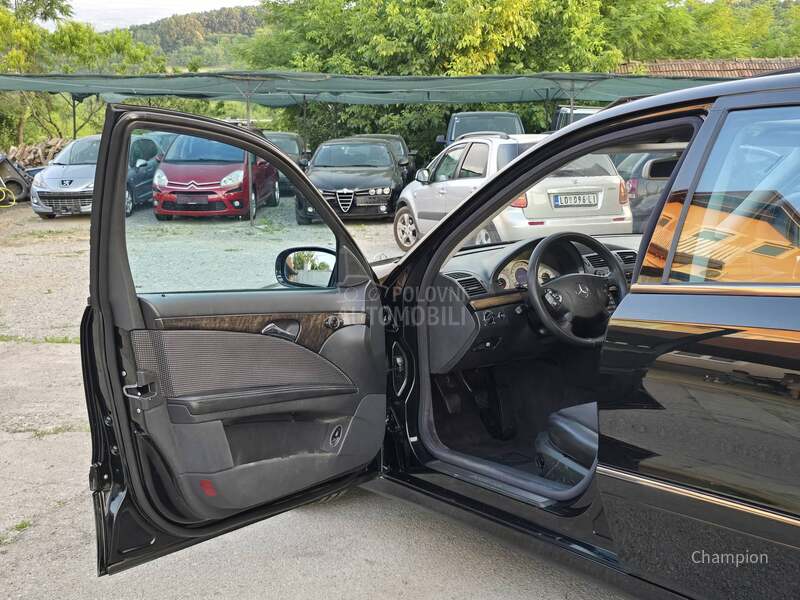 Mercedes Benz E 220 AVANTGARDE PAN0RAMA