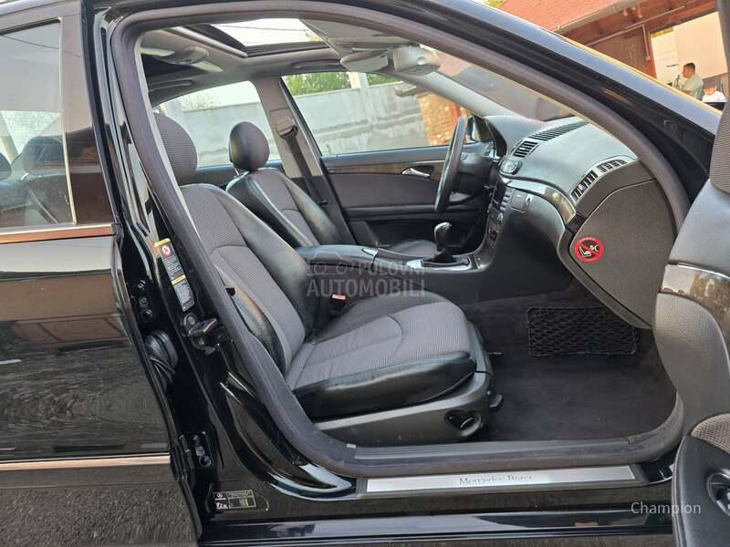 Mercedes Benz E 220 AVANTGARDE PAN0RAMA