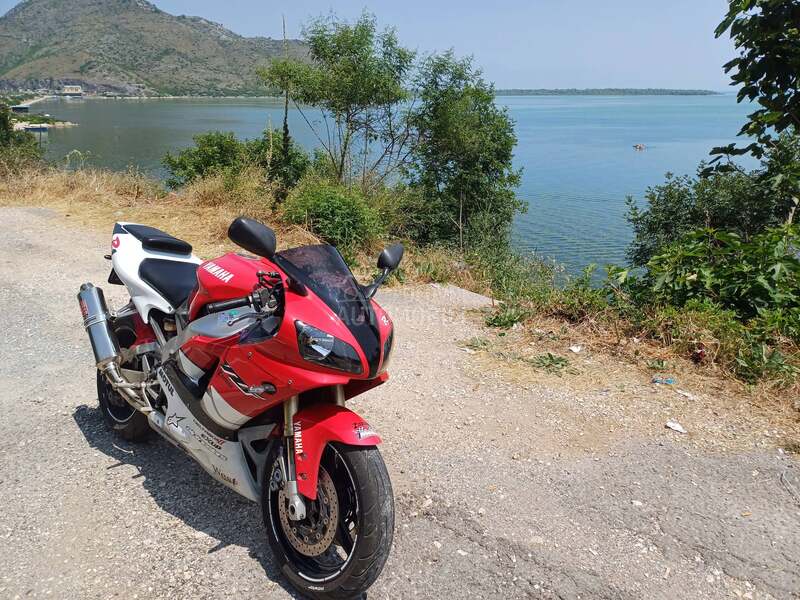 Yamaha R1