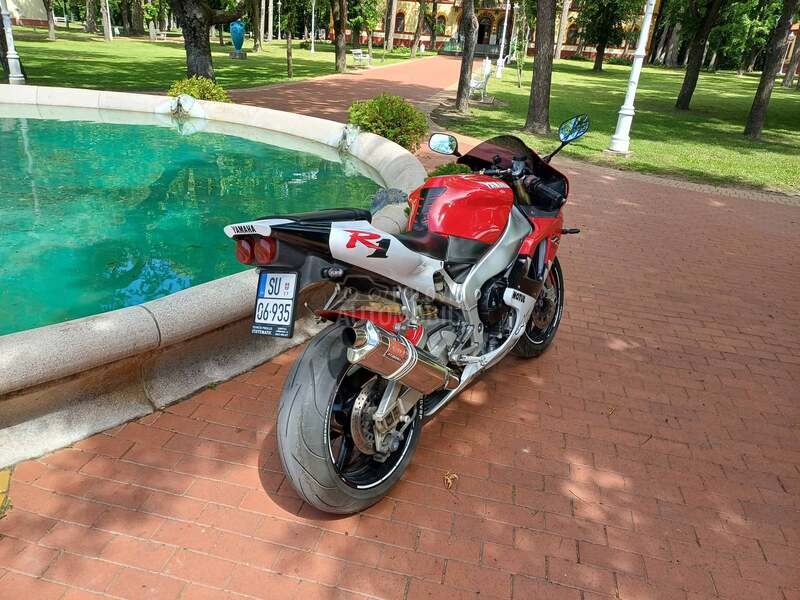 Yamaha R1