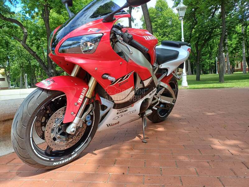 Yamaha R1