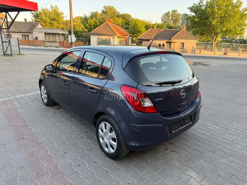 Opel Corsa D 1.2 r.e.s.t./t.o.p