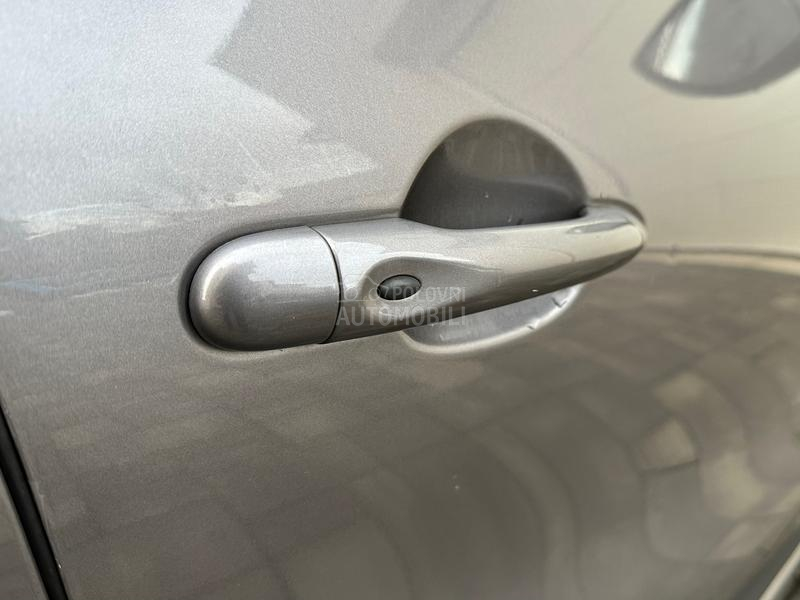 Renault Captur 1.5DCI/INTENSE