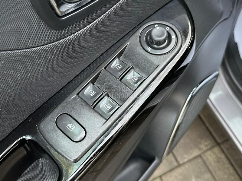 Renault Captur 1.5DCI/INTENSE