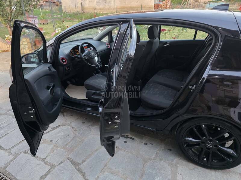 Opel Corsa D 1.4b SporlineCH