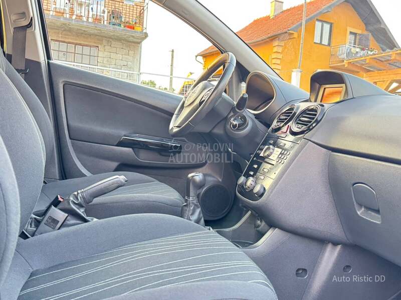 Opel Corsa D 123977 K M  N0VA T0P