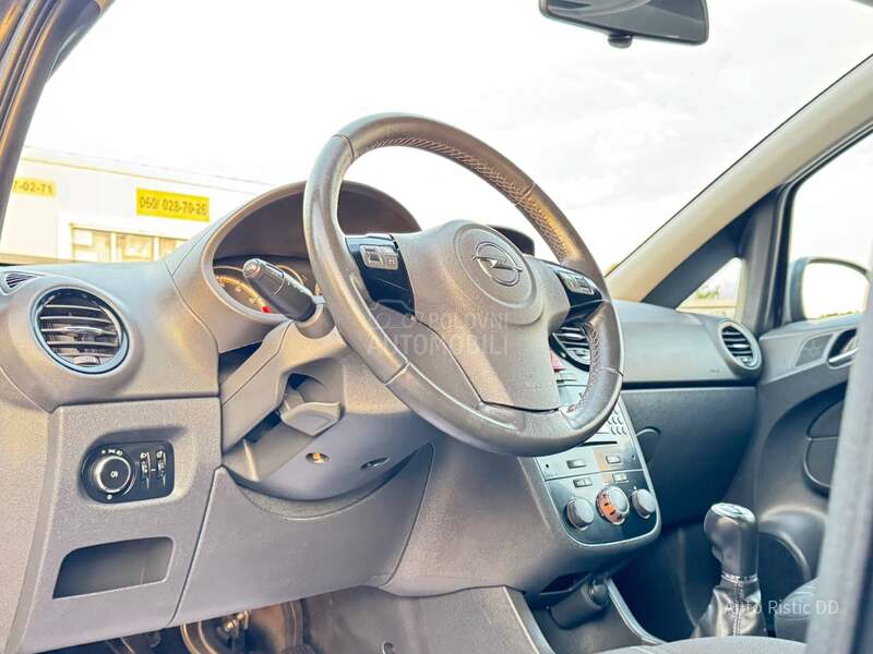 Opel Corsa D 123977 K M  N0VA T0P