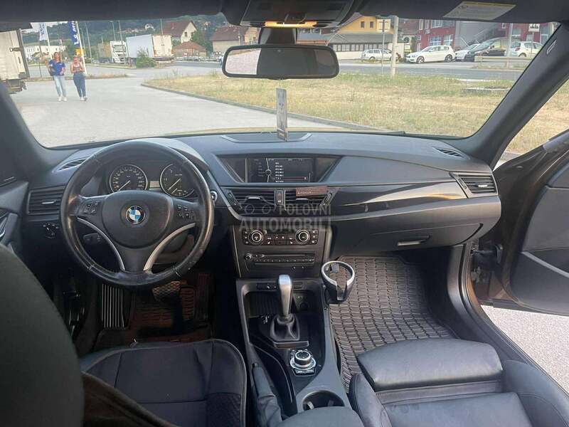 BMW X1 2.3 Xdrive Pano