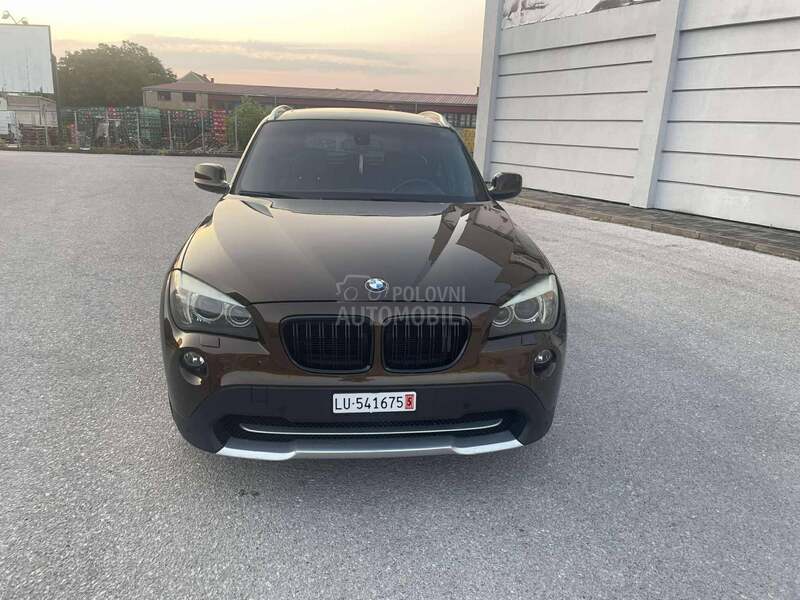 BMW X1 2.3 Xdrive Pano