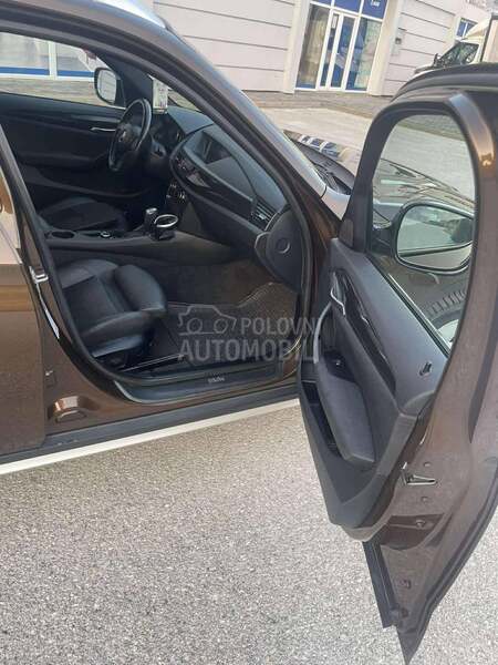 BMW X1 2.3 Xdrive Pano