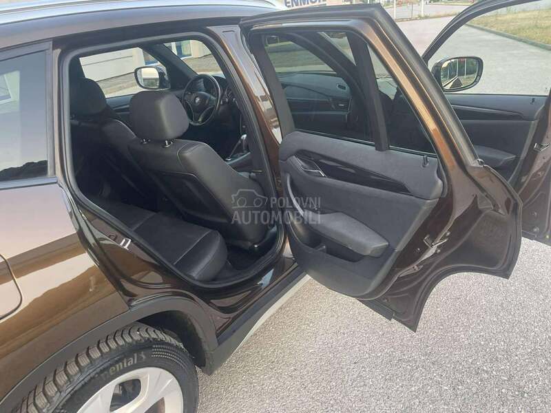 BMW X1 2.3 Xdrive Pano