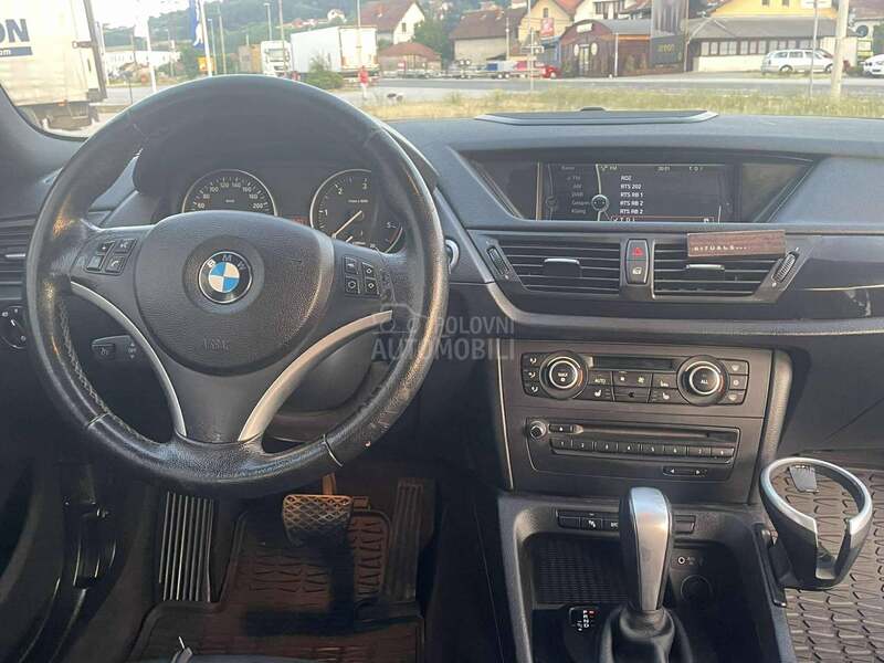 BMW X1 2.3 Xdrive Pano