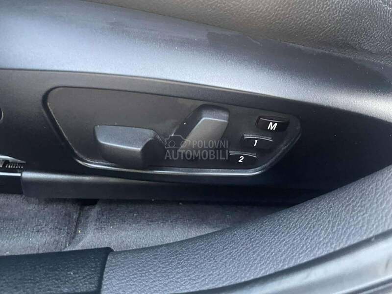 BMW X1 2.3 Xdrive Pano