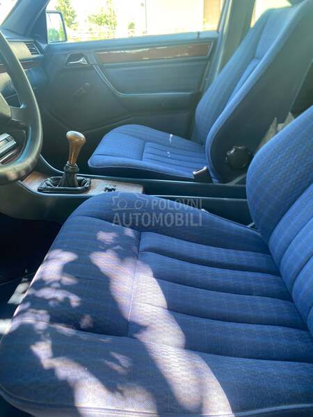 Mercedes Benz W124 250D