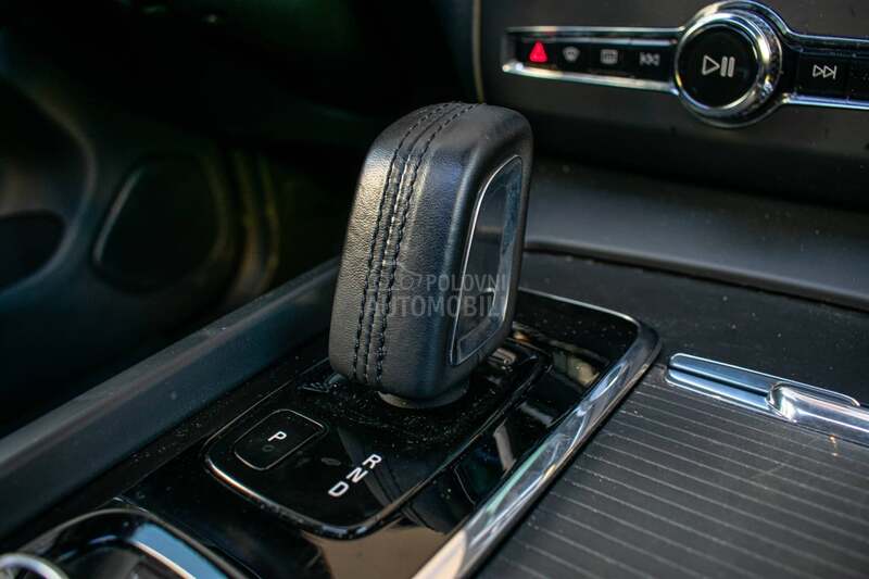 Volvo XC60 hibrid elektro T6