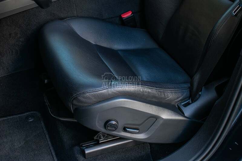 Volvo XC60 hibrid elektro T6