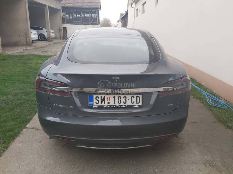 Tesla Model S 85BESPLATNO PUNJENJE