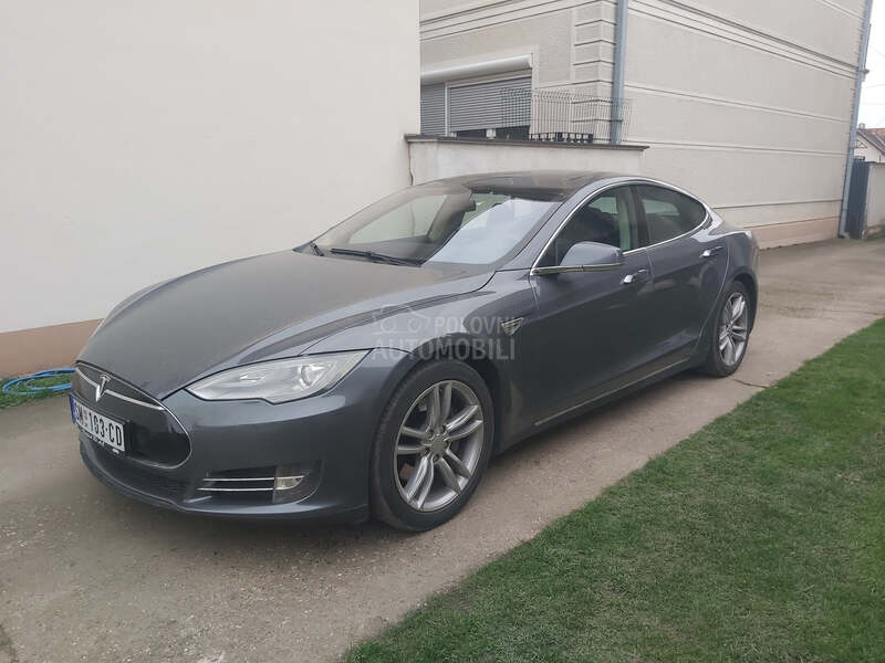 Tesla Model S 85BESPLATNO PUNJENJE
