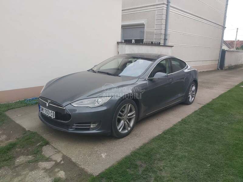 Tesla Model S 85BESPLATNO PUNJENJE