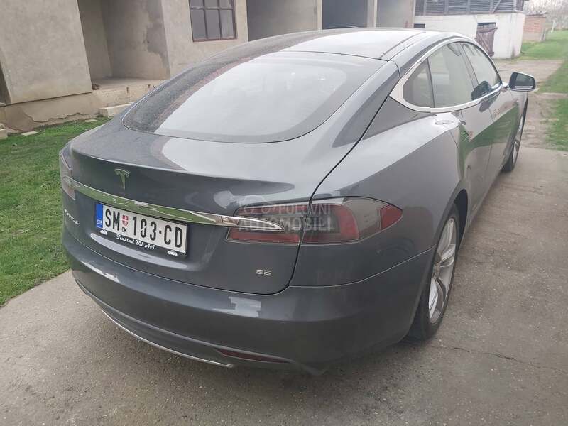 Tesla Model S 85BESPLATNO PUNJENJE