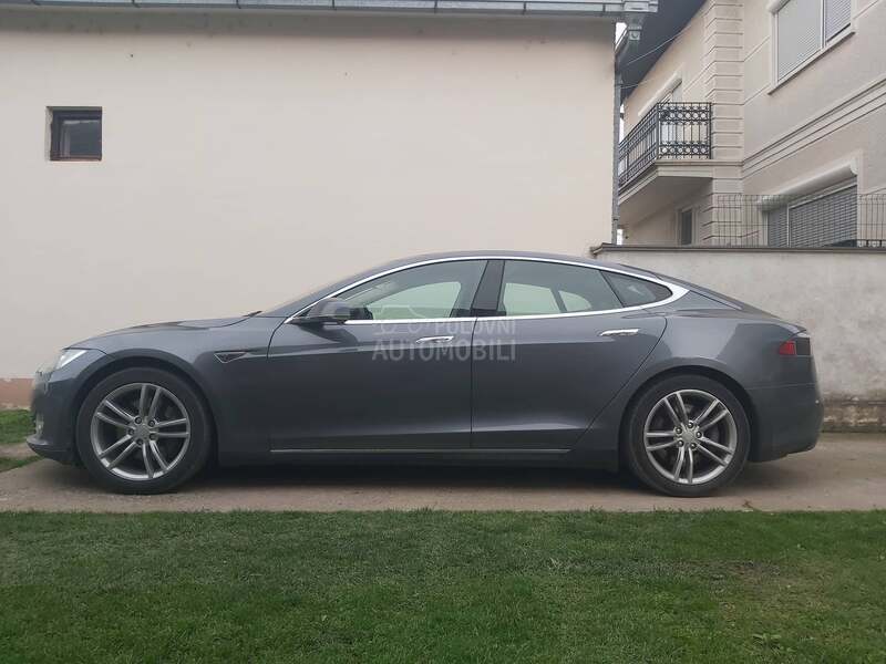 Tesla Model S 85BESPLATNO PUNJENJE