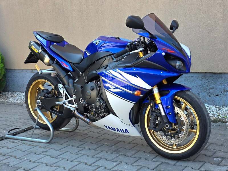 Yamaha R1